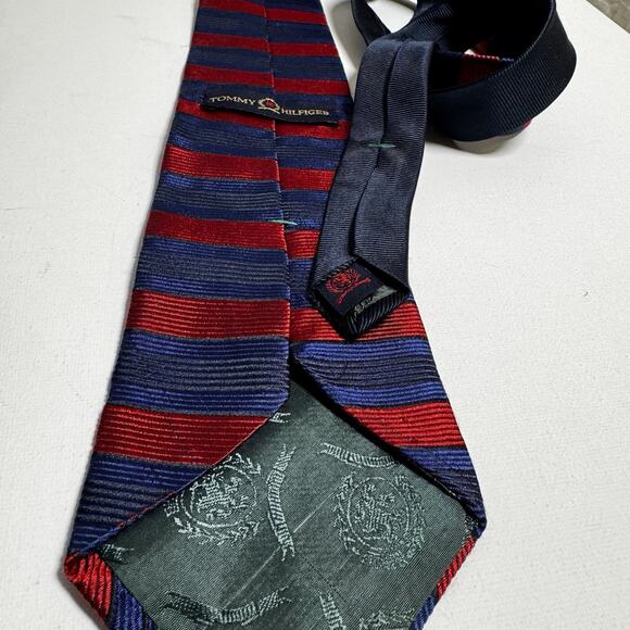 Tommy Hilfiger Red Navy Striped Silk Tie Classic Preppy Business Necktie - Picture 4 of 12